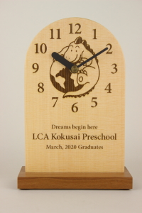 卒園記念品：レーザーで描いたオリジナル置き時計