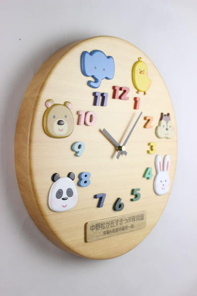 ������6�N���X�𗧑̃C���X�g�ł����ꂵ�������L�O���v