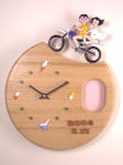 結婚祝い：「バイク好きの新郎と薬剤師の新婦のフォトフレーム付き掛け時計」の詳細ページへ