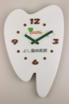 「ロゴマーク入り歯の形と歯ブラシ針の掛け時計」【175】の詳細ページへ