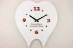 歯科医院様への開院祝い：歯の形の時計