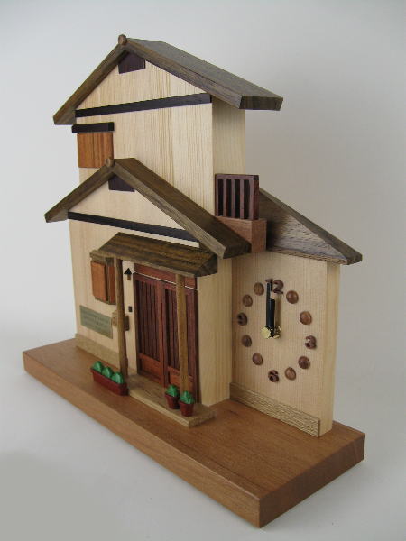 ■新築祝いに世界でひとつの「家と同じ形の木製時計」【家型時計：vol.110】■