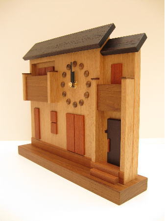 新築祝い：新築の家と同じ形の木の時計【家型時計：vol.62】