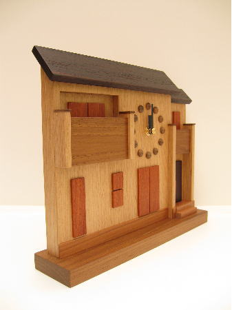 新築祝い：新築の家と同じ形の木の時計【家型時計：vol.62】