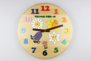 卒園記念品：「クラス名のお花をお入れした円形時計」の詳細ページへ