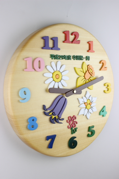 卒園記念：お花のクラス名の掛け時計（直径３５センチ）