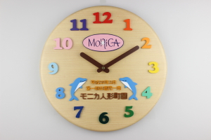 卒園記念品：園章とクラス名をお入れした直径「４１ｃｍ」の円形掛け時計の詳細ページへ