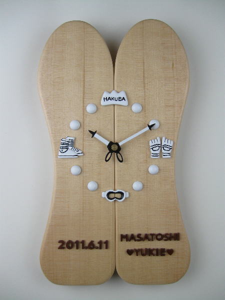 結婚祝い：スキー板（モーグル）とスキーグッズの掛け時計